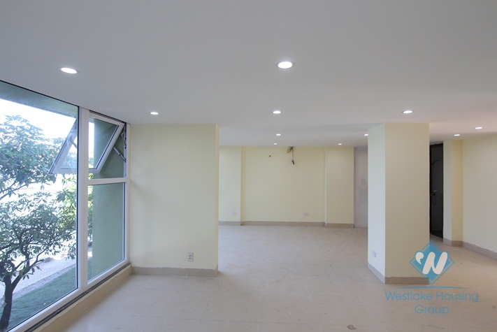 170 sqm office for rent in the heart of Tay Ho, Ha Noi